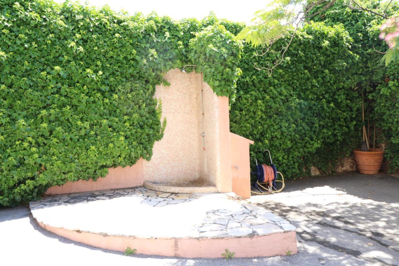 Studio With Beautiful Sea View And Direct Beach Access Cannes Zewnętrze zdjęcie