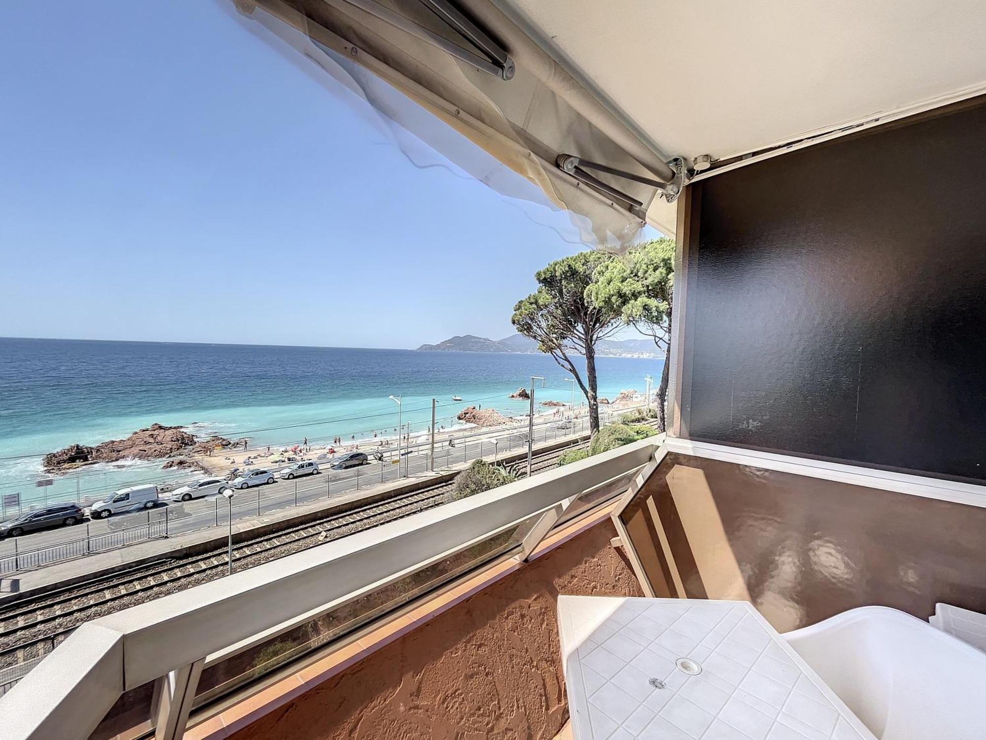 Studio With Beautiful Sea View And Direct Beach Access Cannes Zewnętrze zdjęcie